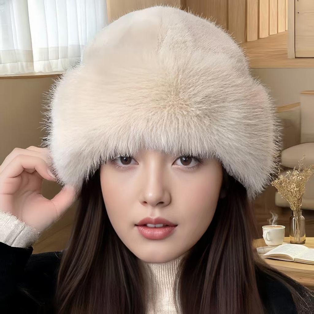 Imitation Fur Hat for Women, Autumn and Winter Plush Fisherman Hat, White, High-end, Adult, Face-slimming, Warm, Ear-protecting
