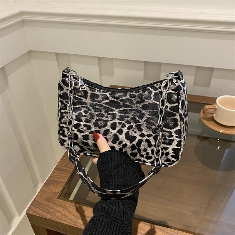 Niche Design Shoulder Bag Versatile Popular New Bag Foreign Style Handbag Fashionable Retro Leopard Print Underarm Bag