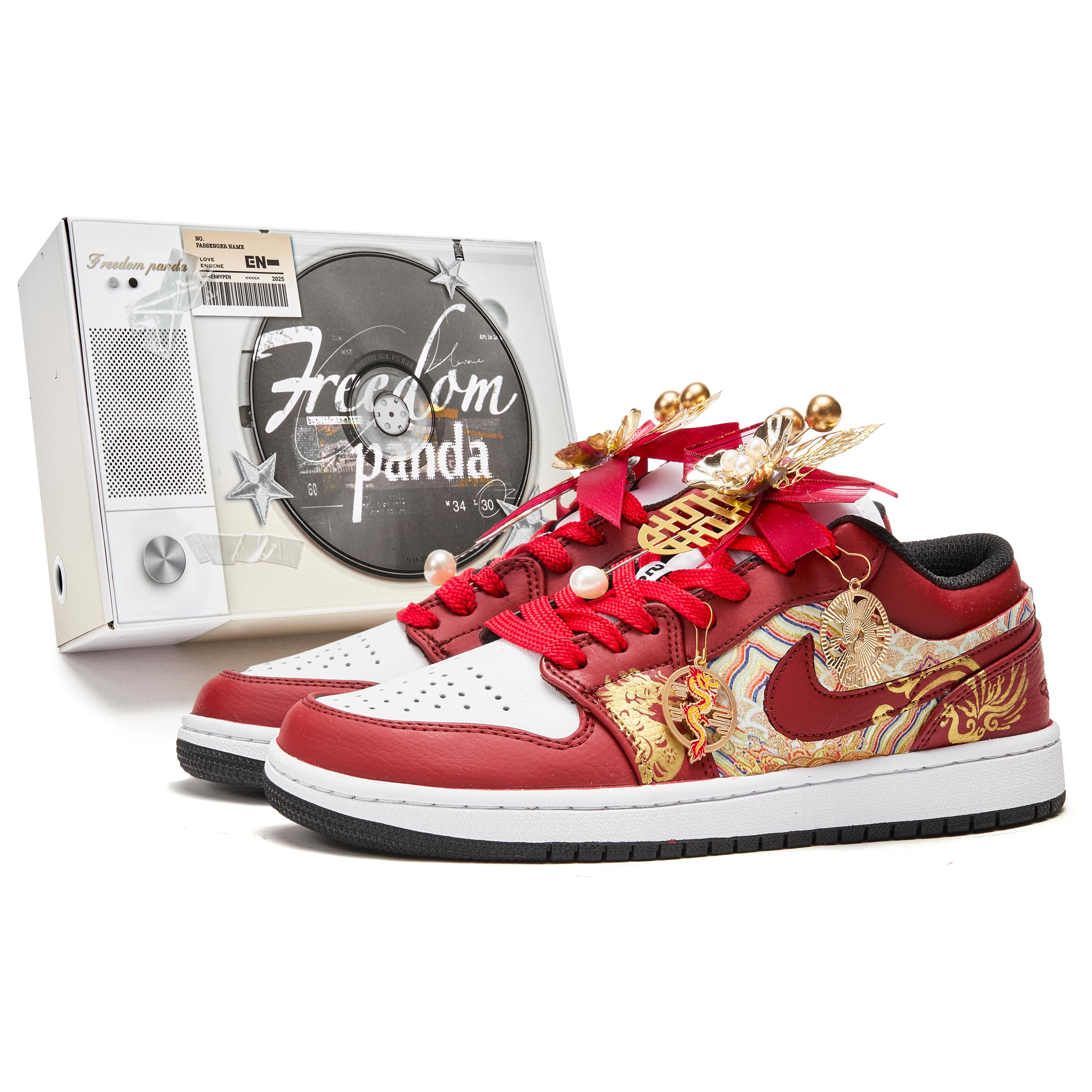 

Jordan Air Jordan 1 Slip Resistant Abrasion Resistant Low top Vintage Basketball Shoes Women s Red White 553560-131(Team202--BOX) 35.5