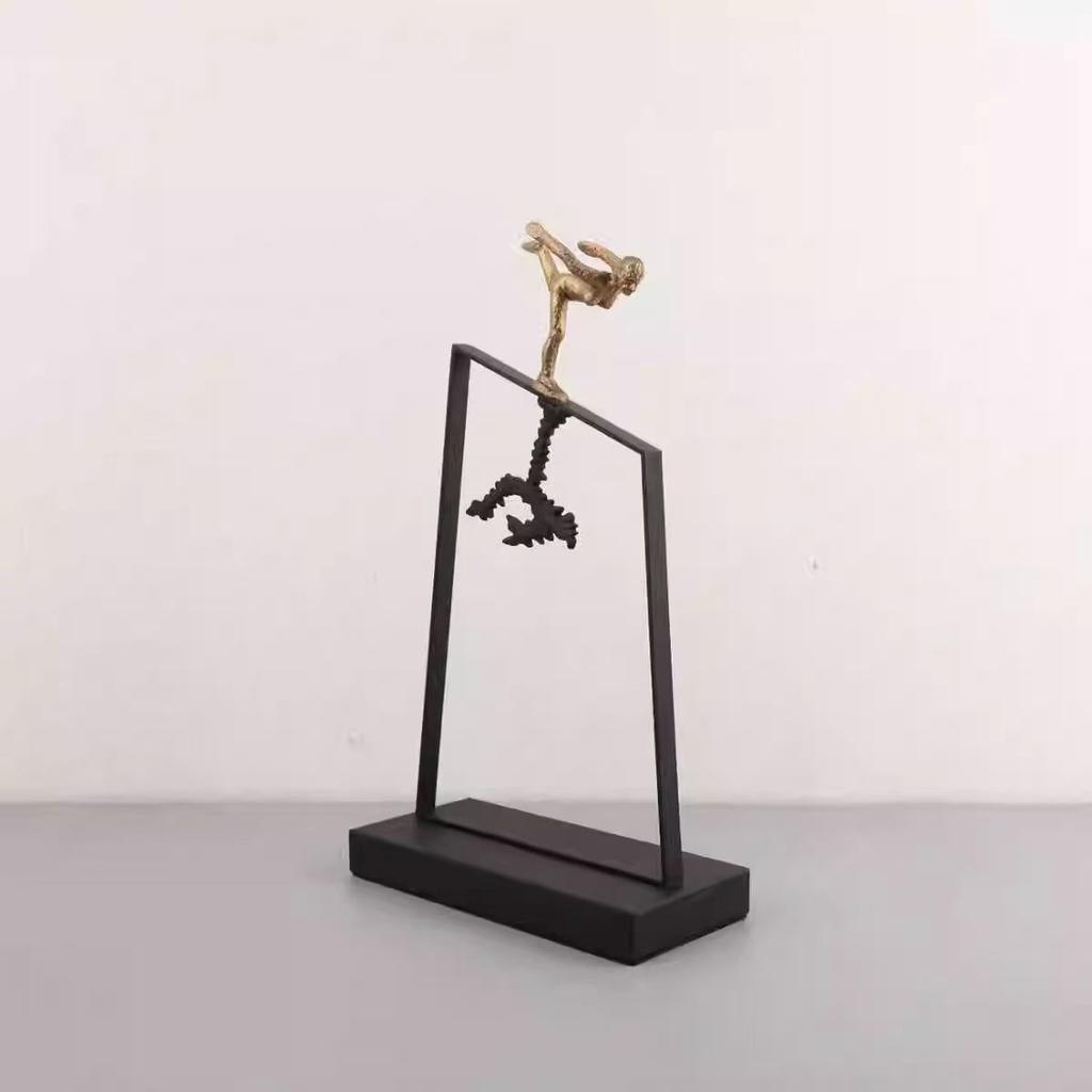 Metal Handicrafts Realistic Figure Sculpture Reflecting Portrait Skating Abstract Figure Creative Ornaments Home Decoration