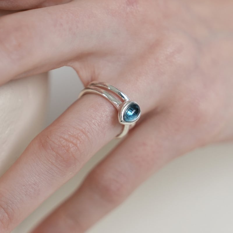 REINDEER GENTLE STONE RING 02