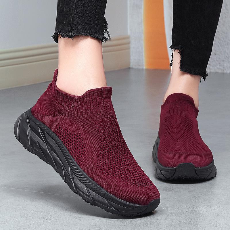 New men's large size fly-woven casual sports shoes soft-soled walking shoes thick-soled support