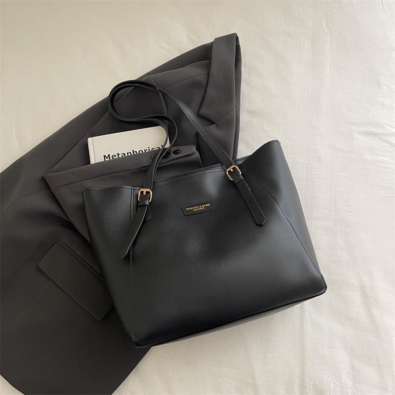 

Large Capacity Casual Vintage Tote Shoulder Top Handle Hobo Bag Women 2026 Solid Color Simple Chic Handbag чёрный