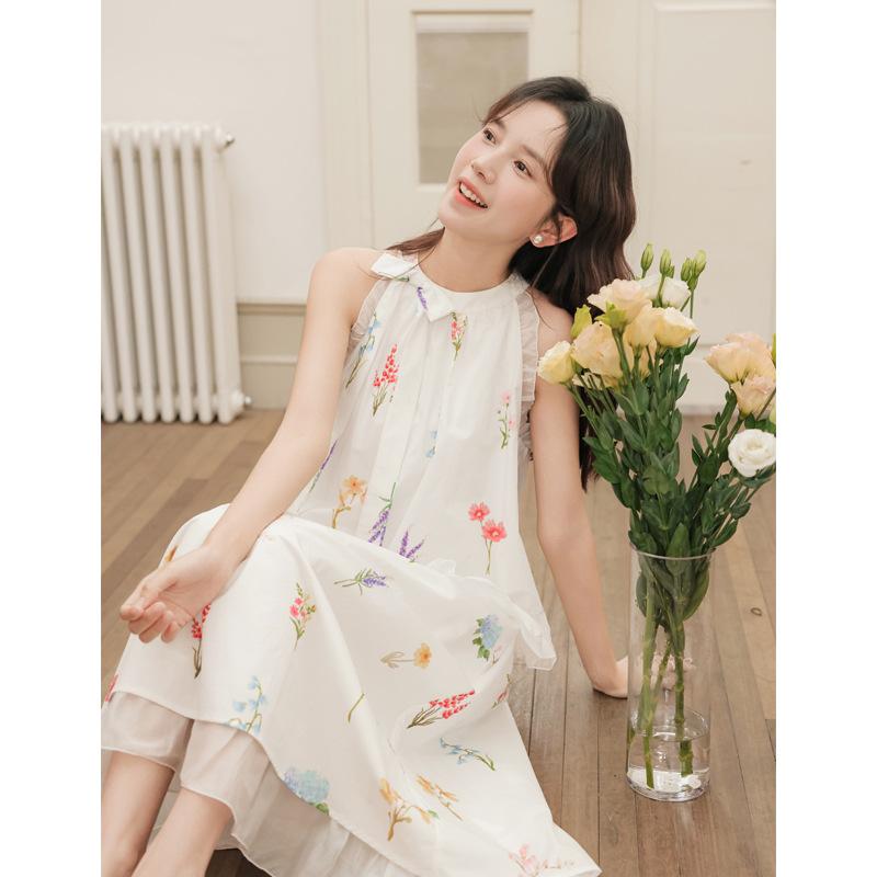 

Летний комплект из двух предметов: майка-топ с бантом на шее, визуально омолаживающая + универсальная юбка L