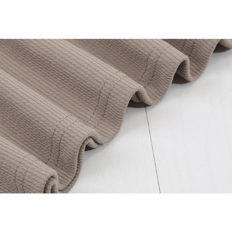 Podzimní a zimní dámské šaty s vysokým krkem, rozšířenými rukávy a bokovým střihem