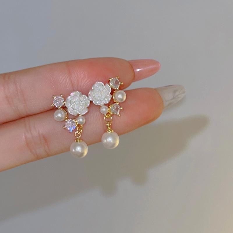 

«Серьги-цветы с игольчатым жемчугом из серебра 925 пробы — модный весенне-летний дизайн «Камелия»» A1525 золотой