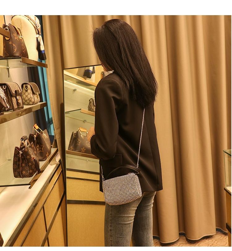 Сумка с блестящими бриллиантами — фото 4