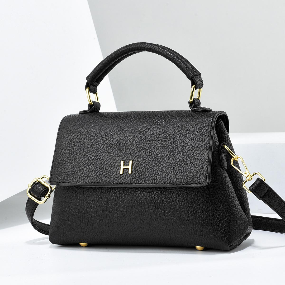 

Small square bag solid color simple handbag lightweight versatile shoulder messenger bag women s bag s 23*9*16 чёрный