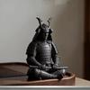 Mini Statuetta Samurai Giapponese Stampata 3D Postura Seduta Guerriero Bushido Statua Ornamento da Scrivania Vassoio da Tè Decorazione Scaffale Studio