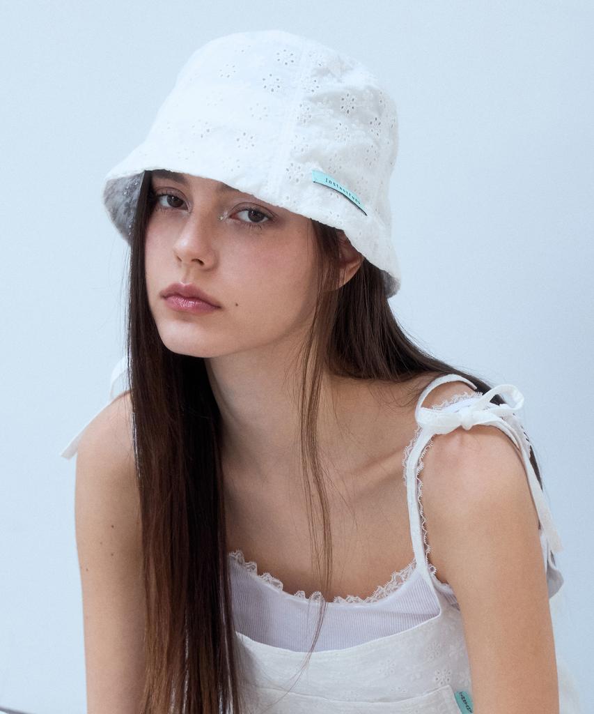 INSTANTFUNK Flower Bucket Hat - White