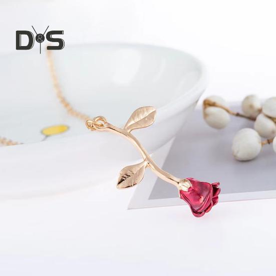 Choker Necklace Rose Flower Leaf Charm Women Necklace Exquisite Design Shiny Lightweight Pendant Necklace