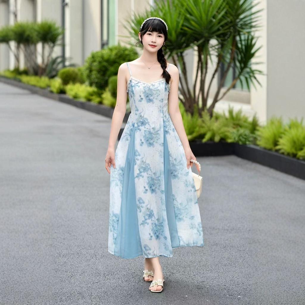 New seaside vacation dress long dress summer beautiful small skirt smudge suspender dress
