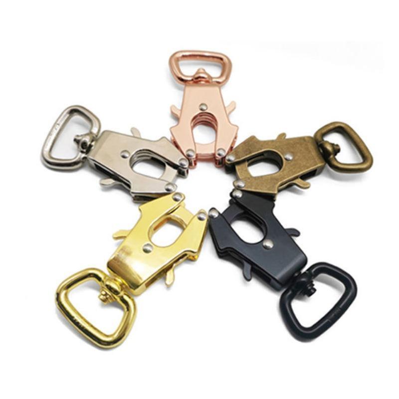 Dog Leash Locking Clasp 360° Swivel Frog Clip Tangle-Free Quick Release Hook for Pet Training Outdoor Activities