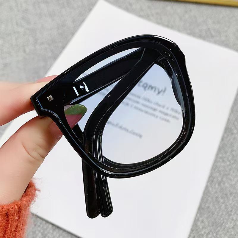 Retro Anti-UV Sunglasses: Same Style as Women's Internet Celebrities, Unisex Design, Sun Protection