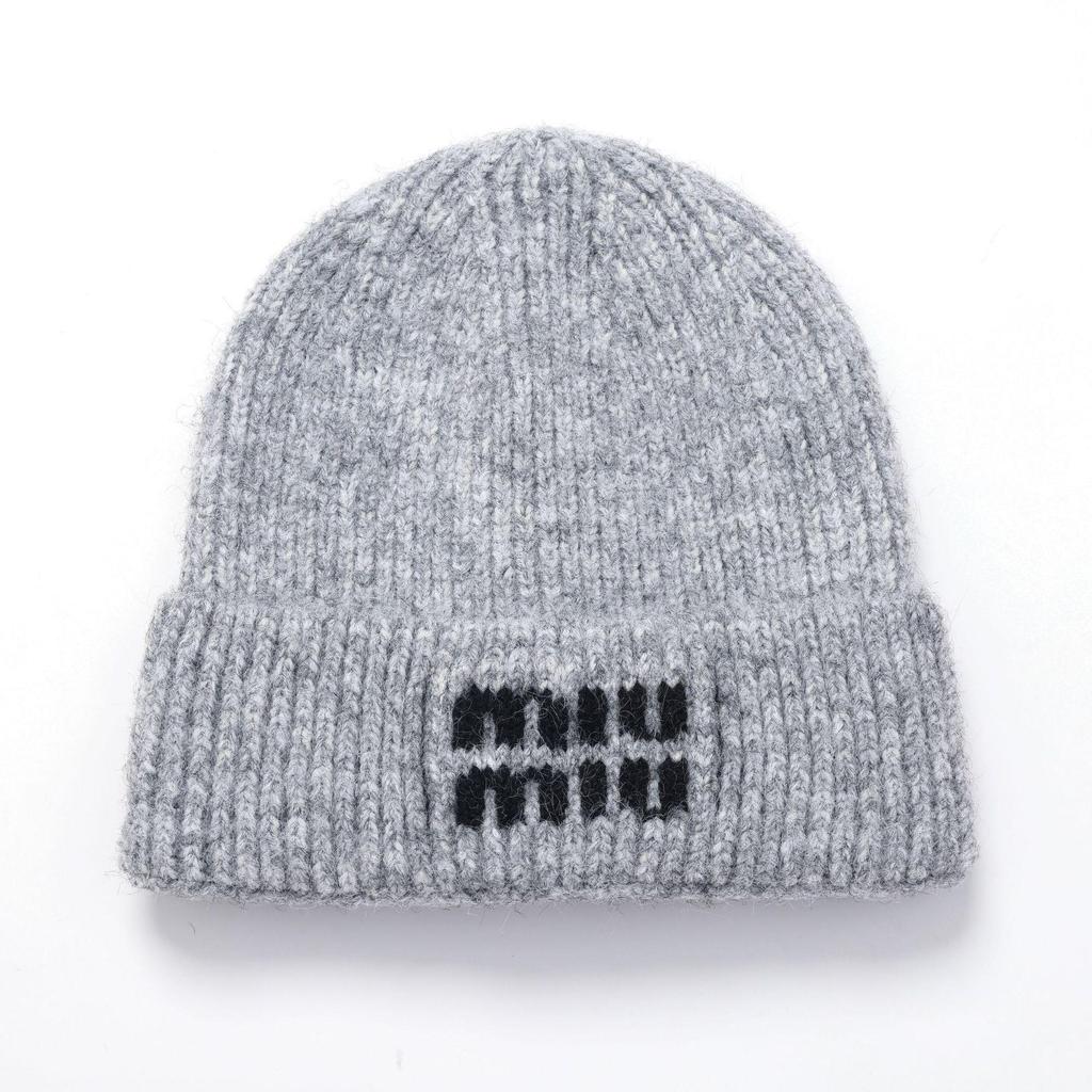 Miu Prémiová podzimní/zimní vyšívaná vlněná čepice s ochranou uší