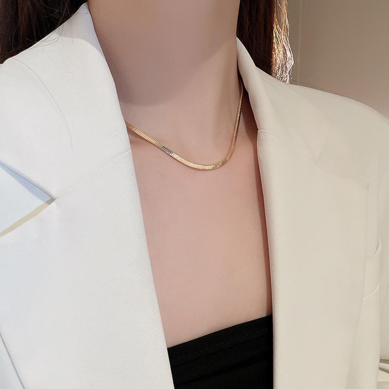 Korean Minimalist Love Necklace - Retro Clavicle Chain for Women