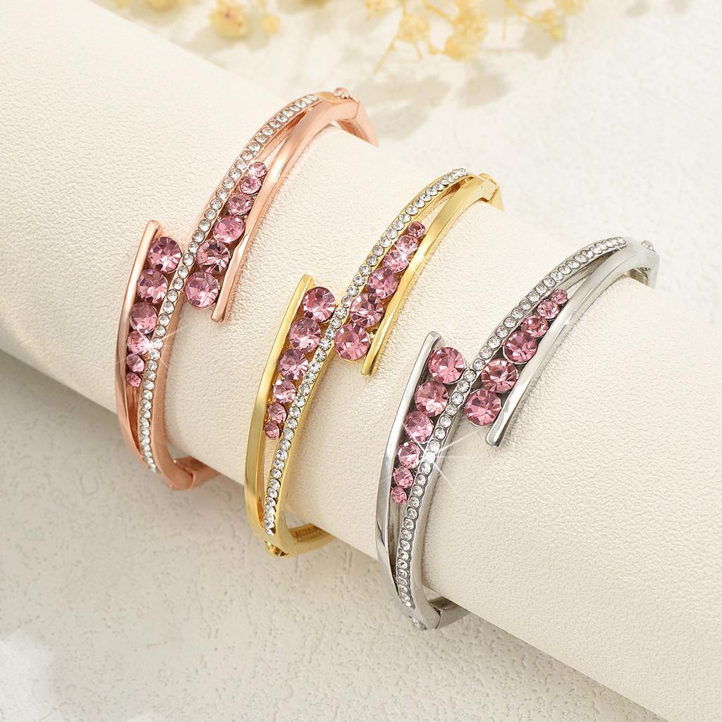 Simple Design Slightly Inlaid With Diamonds Cold Wind Bracelet Women'S Minimalist Wind Light Luxury Temperament Bracelet Source Factory