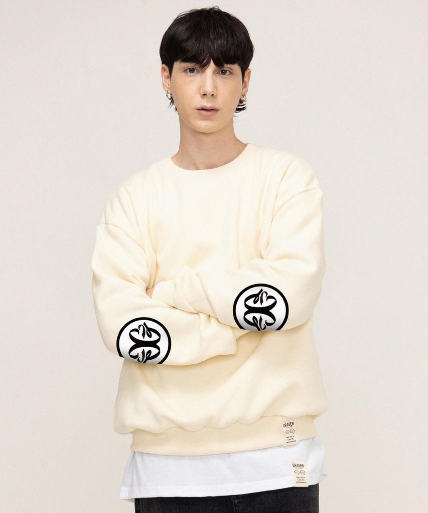 GRAVER [Unisex] Elbow Deco Logo Sweatshirt_Cream/Black Logo