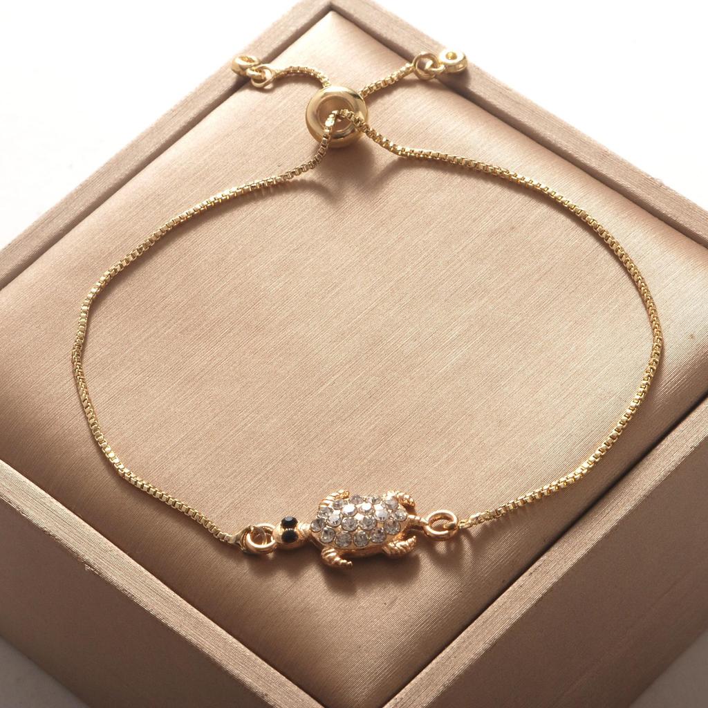 Elegant Turtle Rhinestone Adjustable Bracelet for Women - Light Luxury with Southeast Asian Market Inspiration