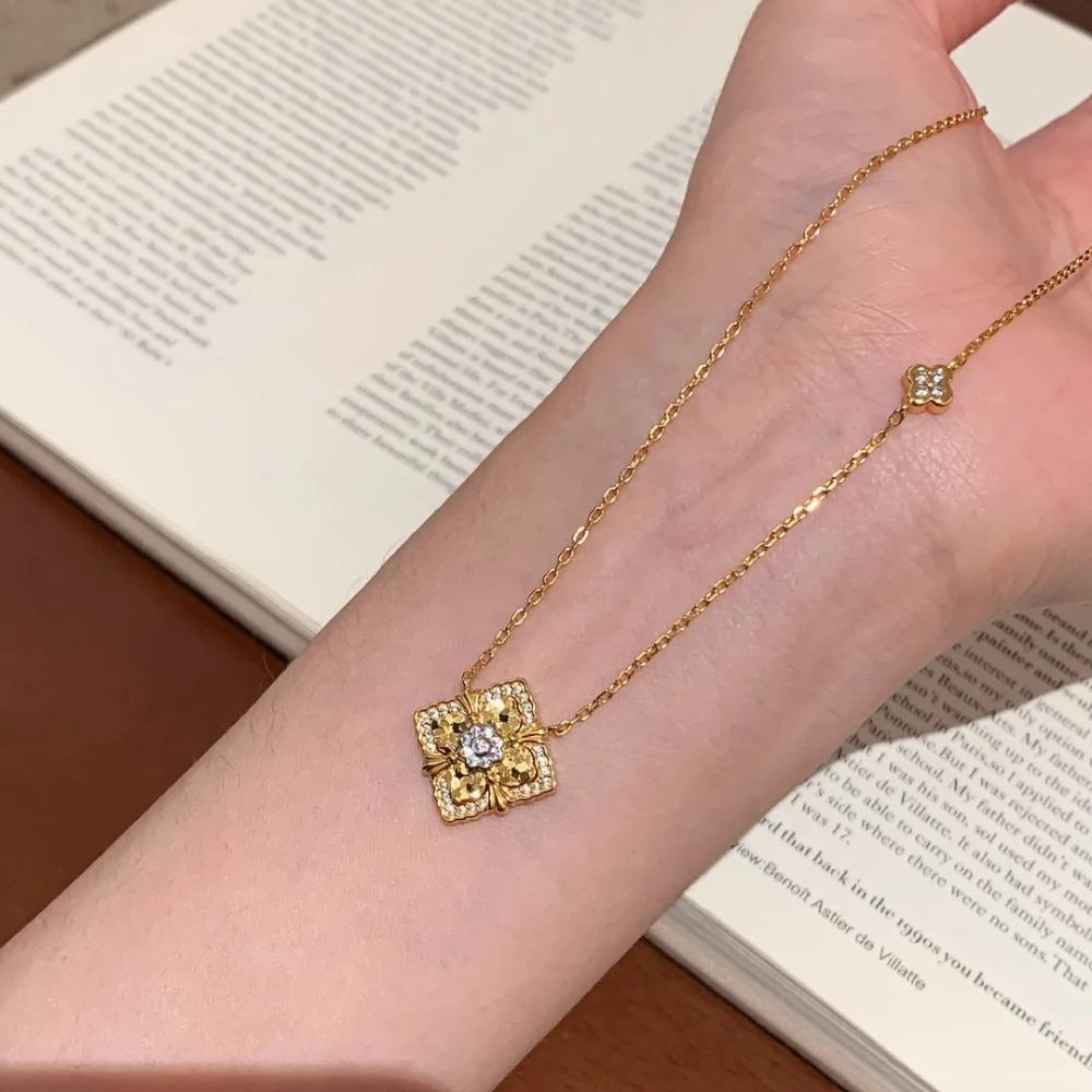 Sparkling Diamond Clover Necklace Italian Bubu Icy Pendant Luxury CNC Crafted Jewelry for Women