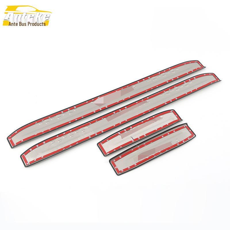 Trwałe listwy progowe ze stali nierdzewnej odporne na zarysowania do Sylphy