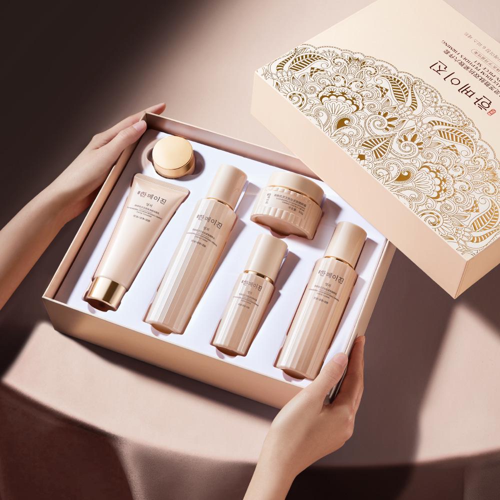 Reishi Moisturizing Skincare Set: Korean American Cream, Lotion, Toner - Fades Fine Lines, Smooths Tender Skin