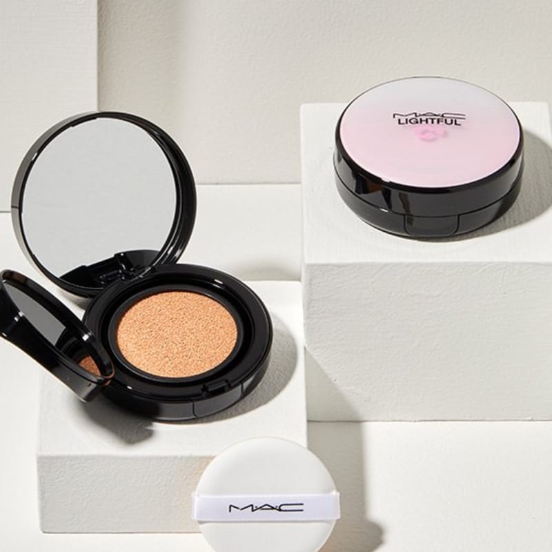 

[MAC] Lightful C3 Quick Finish Cushion Compact SPF50/PA++++ With Light-Diffusing Complex 3 Types (Choose 1) Extra Light