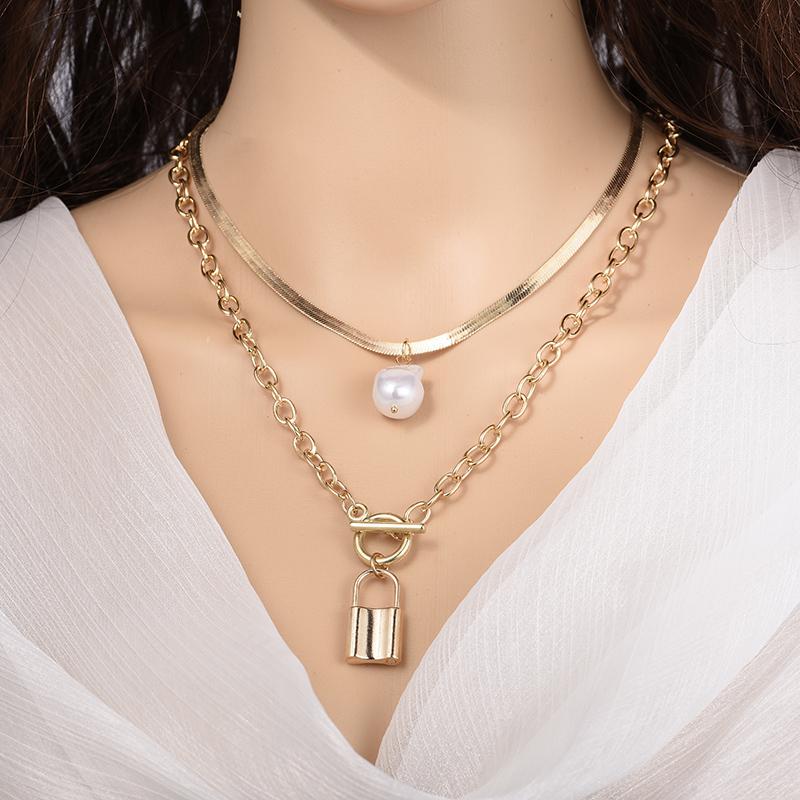 Fashion Vintage Layered Pearl Choker Pendant Necklace Women Gold Copper Color Chain Butterfly Baroque Pearl Necklace Zircon
