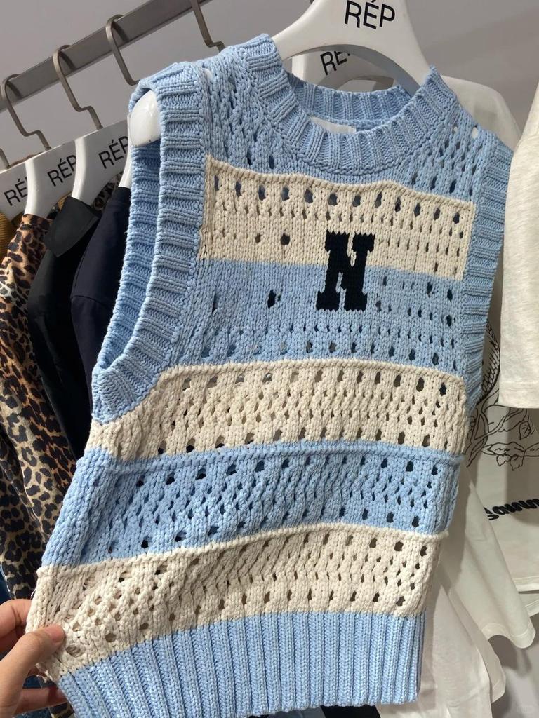 Nordic Autumn Logo Knit Sleeveless Striped Sweater Vest