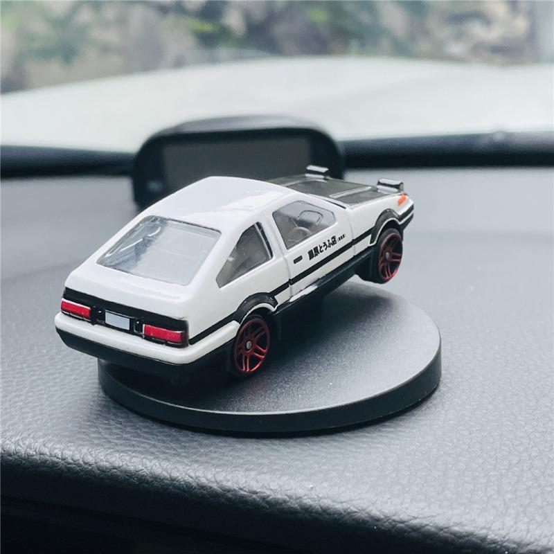 Retro Alloy Car Models Toys Automatically Drift Rotating Car Interior Home Dormitory Decoritems Metal Models Decoration Crafts