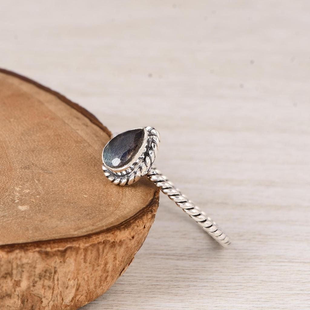 Natural Labradorite 925 Sterling Silver Twisted Band Ring, Teardrop Gemstone Ring, Minimalist Stacking Ring, Gift for Women, Anniversary, Love.
