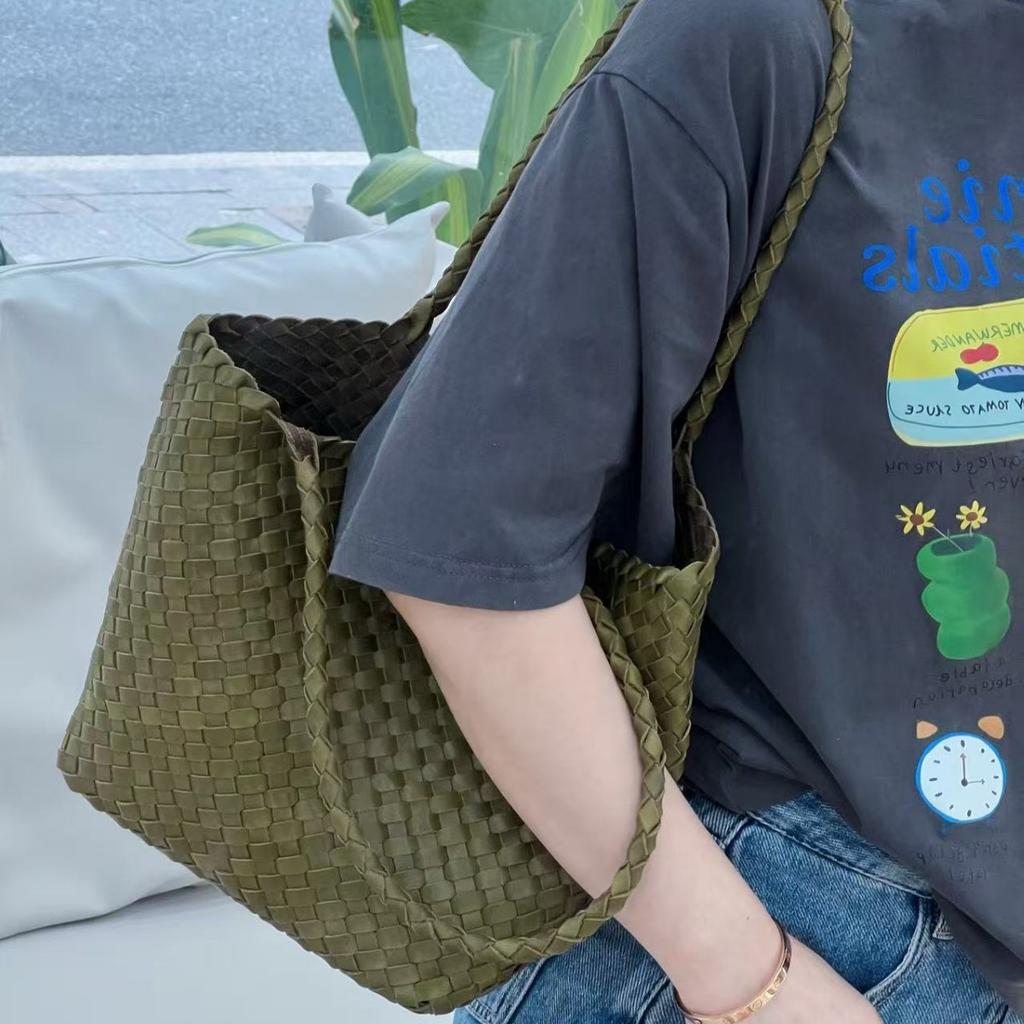 2026 Autumn and Winter New Tree Paste Plant Soft First Layer Cowhide Handbag Hand-woven Versatile Single Shoulder Oblique Span Bag Women