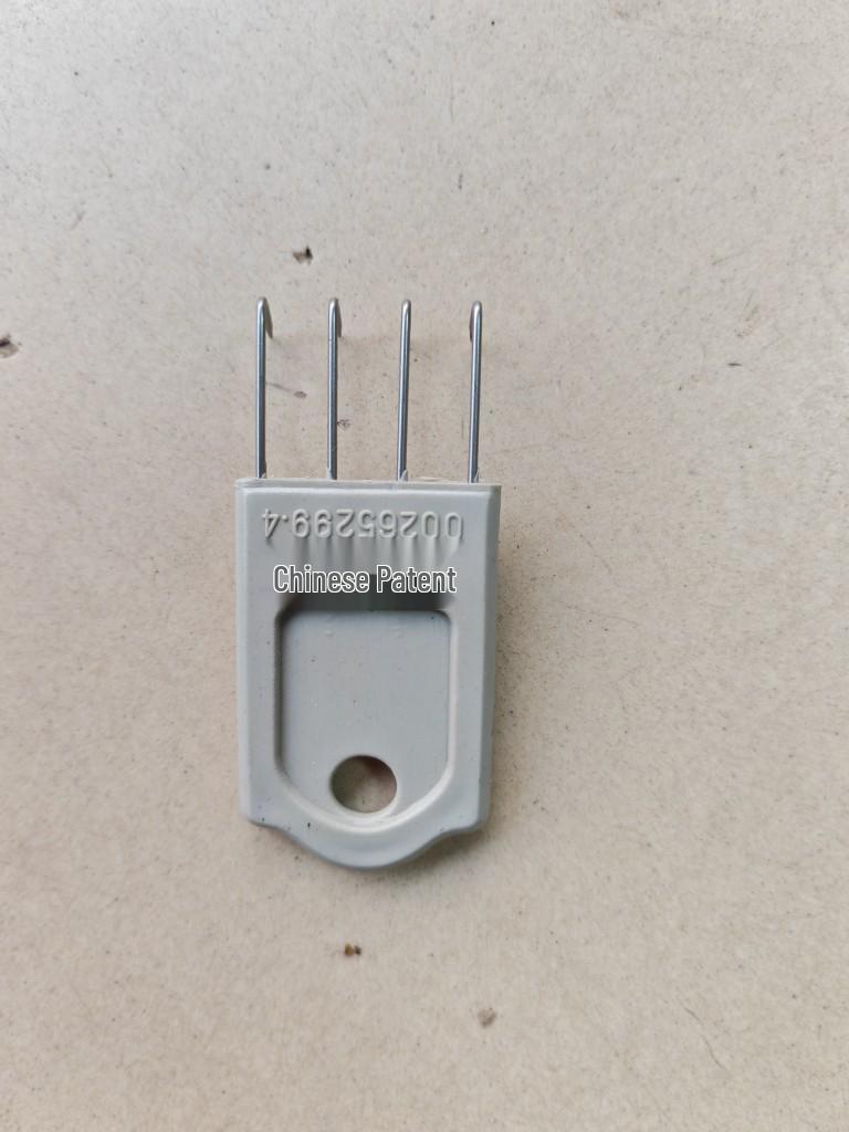 Three-Jaw Hanger Hook Set for Hand-Crank Knitting Machines – Includes Stainless Iron Edge Claw and Rubber Four-Jaw Hook