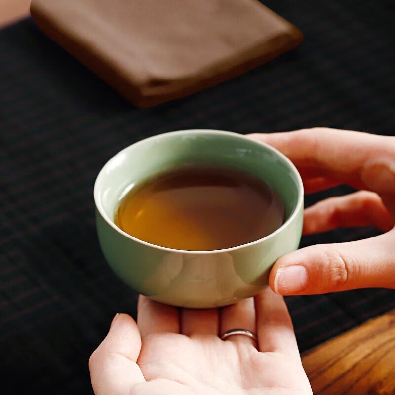 Ba Fang Li Leisurely Ceramic Quick Tea Cup Set