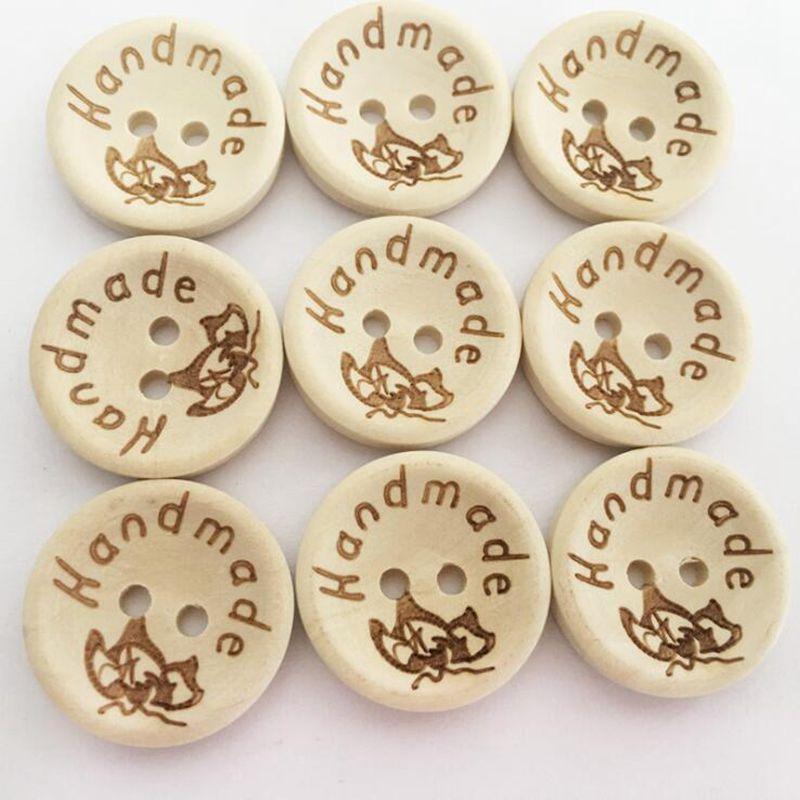 100 pezzi 15/20/25 mm intagliati fatti a mano con amore Bottoni in Legno Dorso Piatto 2 Fori Bottone di Legno Strumenti per Cucire Fai da Te Scrapbooking Artigianato