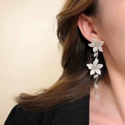 Sweet Pink Rhinestones Flowers Dangle Earrings for Women Girls Elegant Long Tassel Stud Earrings Vacation Jewelry Accessories
