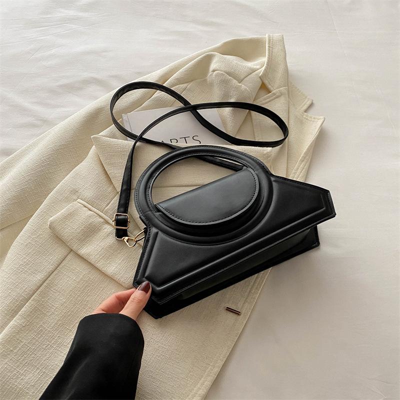 

2024 новая текстура красивая тенденция простая тенденция дизайн персонализированная сумка женская ретро сумка через плечо чёрный