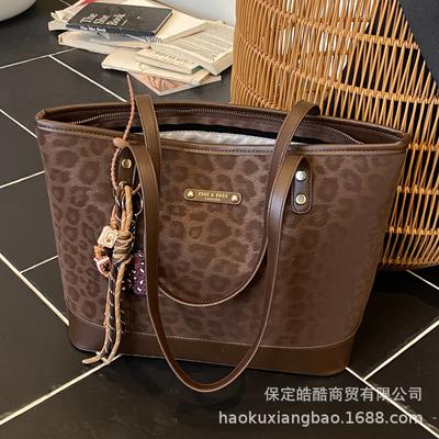 Premium Bag Women's 2025 New Autumn and Winter Retro Shoulder Bag Commuter Tote Bag Large Capacity Women's Bag