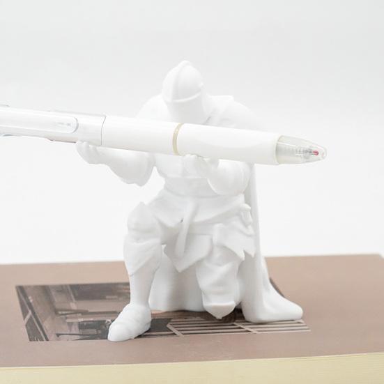 Medieval Knight Pen Holder Kneeling Knight In Armor Pencil Holder Desktop Decoration Fun Pen Holder Gift for Students Office Workers