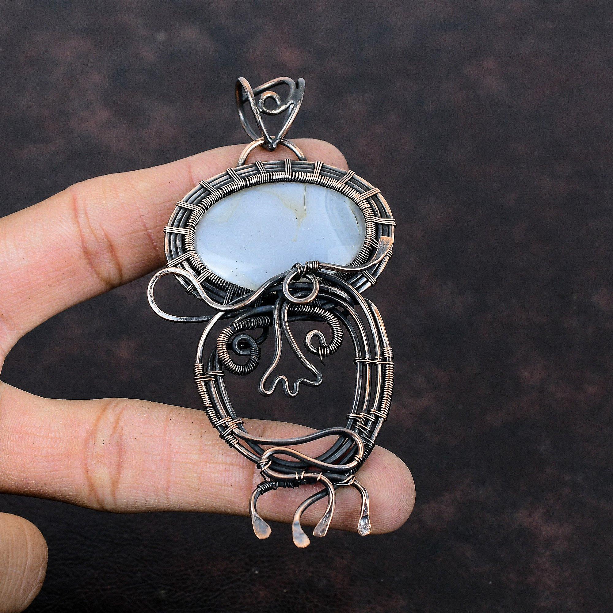 

Голубой кружевной агатовый кулон, обернутый медной проволокой, кулон с драгоценным камнем, ювелирное изделие ручной работы, дизайнерский кулон, обернутое медной проволокой, свадебный подарок