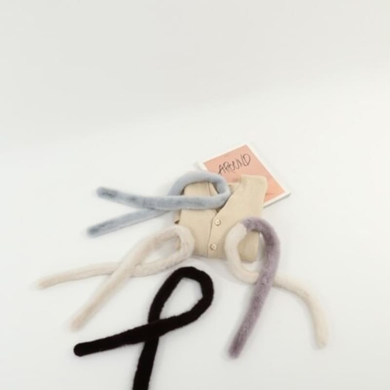 

THEHEE Petite Mink Muffler ivory