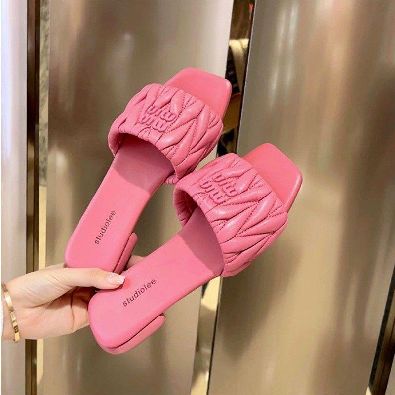 Korean version of pleated square head one-word sandals women's summer 2025 new fashion letter flat bottom outside casual slippers