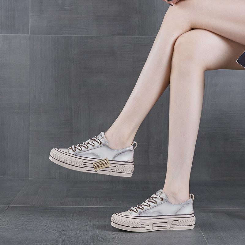 The first layer of cowhide retro red board shoes women's spring new versatile lace-up single shoes sports and leisure white shoes