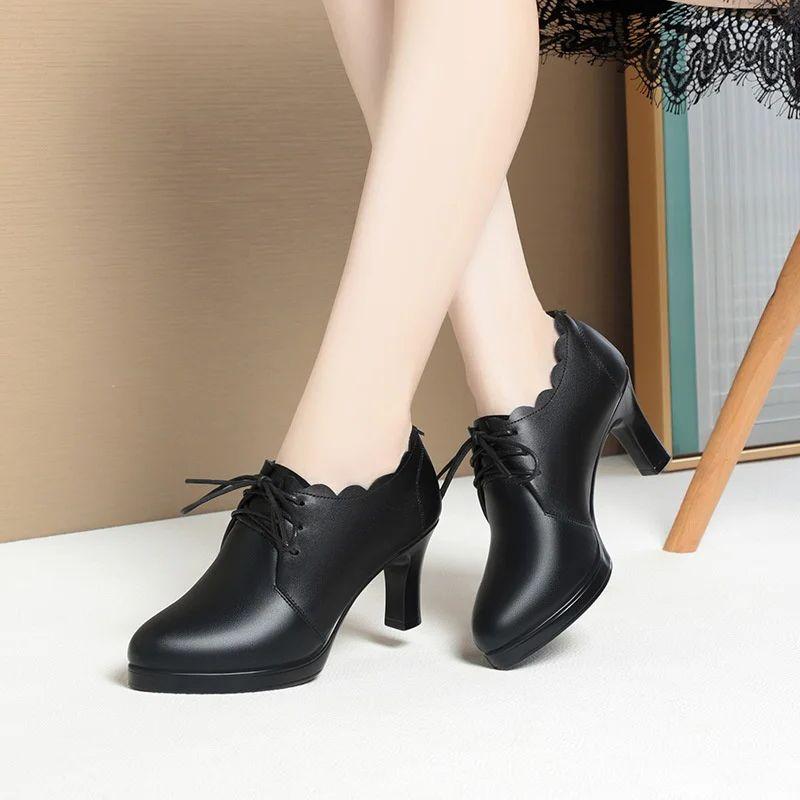 Frühling Herbst Weiches Leder Weiche Sohle Vielseitige Mode Bequeme High Heels Schnürschuhe mit tiefem Mund Damen Lederschuhe