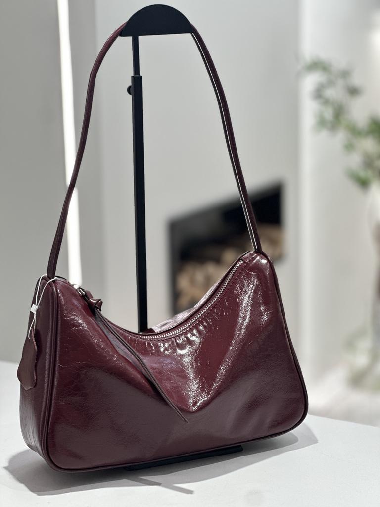 Oil wax cowhide large-capacity underarm small square bag women's 2025 new spring and summer women's casual versatile single shoulder crossbody
