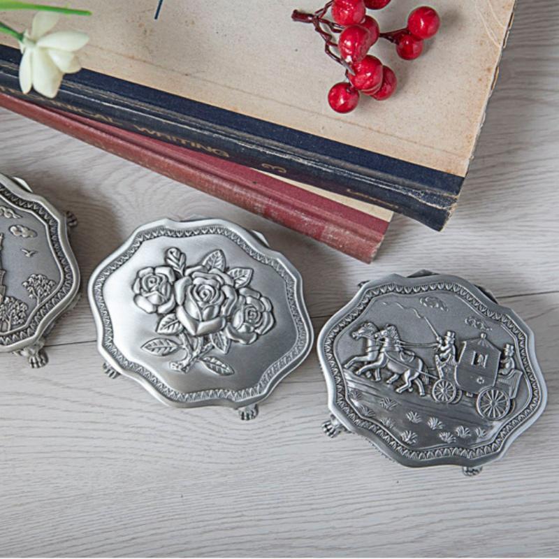 Vintage Alloy Jewelry Box Jewelry Trinket Box Rings Necklace Gift Boxes Jewelry Storage Container Case Engraved Jewelry Box