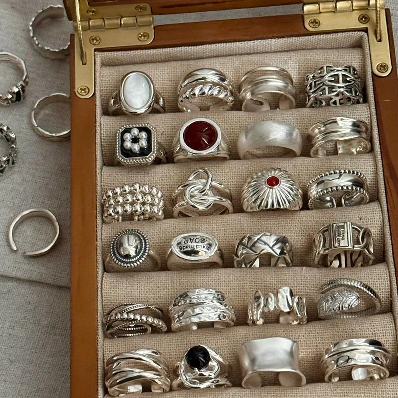 Heiß verkaufter Retro-Schlichter Ring mit Nischendesign, hochwertiger, leichter Luxus, vielseitiger offener Ring-Schmuck