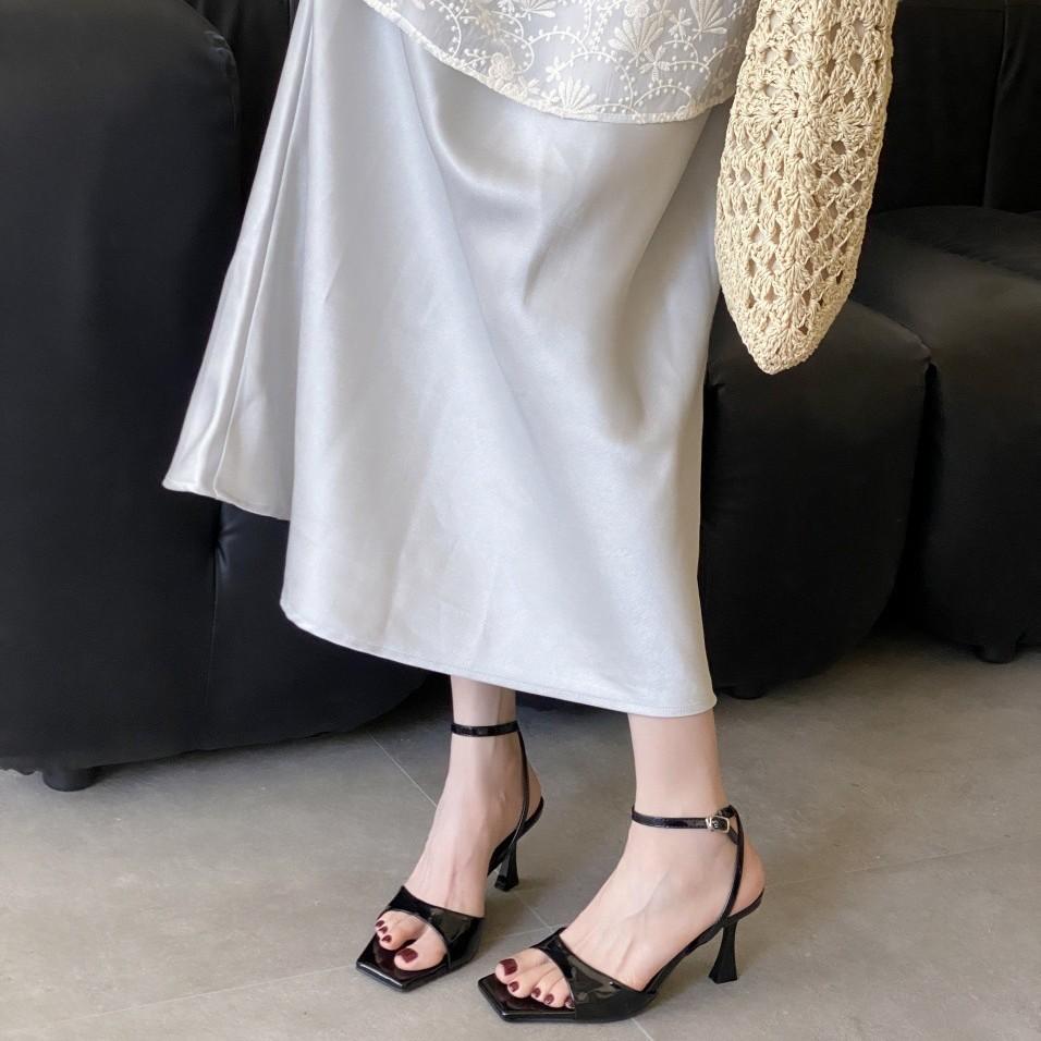 South Korea Dongdaemun women's shoes 25 summer new models with French square head solid color temperament open-toed thick-heeled sandals