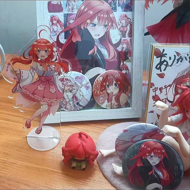 New "The Quintessential Quintuplets" 8CM Acrylic Stand Figurines In Cherry Blossom Miko Costumes: Ichika, Nino, Miku, Yotsuba, and Itsuki.