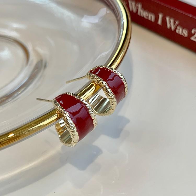 

French retro C-shaped drip glaze stud earrings for women s explosive light luxury high-end temperament earrings niche design versatile earrings